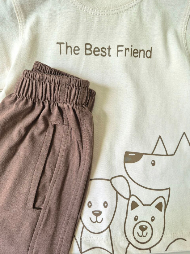 ست تیشرت و شلوارک پسرانه بچگانه، تیشرت نخ پنبه کرم با طرح فانتزی سگ و نوشته The Best Friend به همراه شلوارک قهوهای