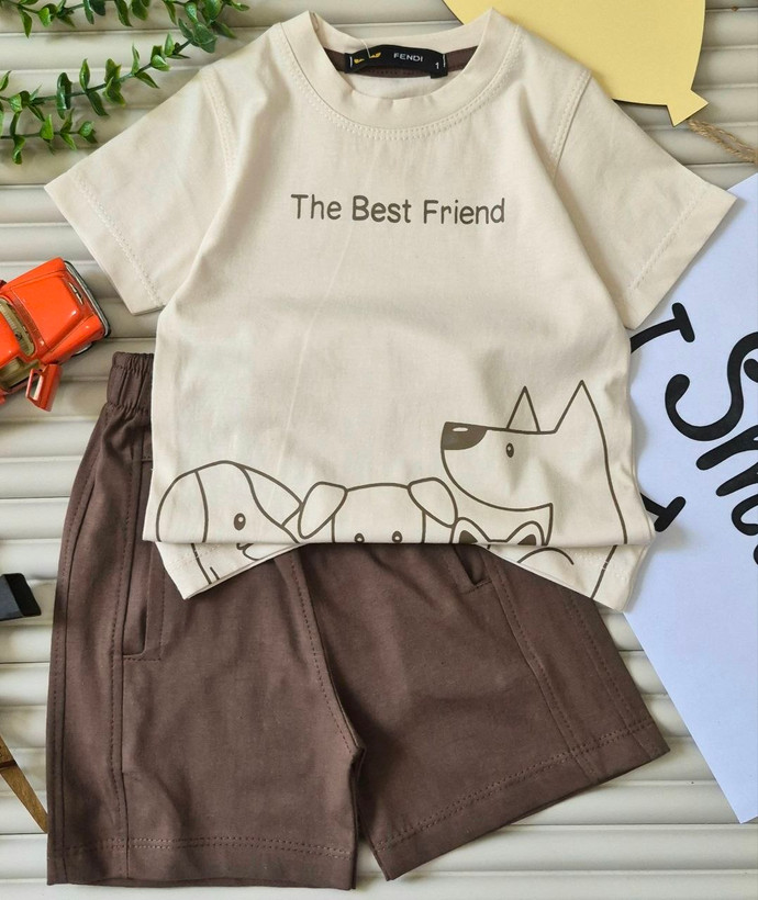ست تیشرت و شلوارک پسرانه بچگانه، تیشرت نخ پنبه کرم با طرح فانتزی سگ و نوشته The Best Friend به همراه شلوارک قهوهای لباس راحتی بچگانه